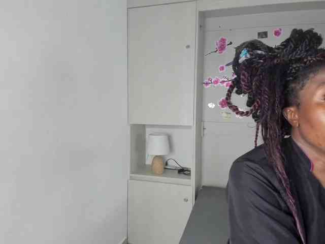 TaylorBloom webcam
