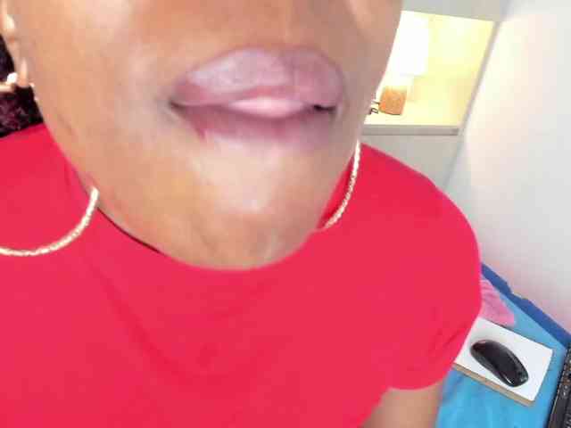 TaylorBloom webcam