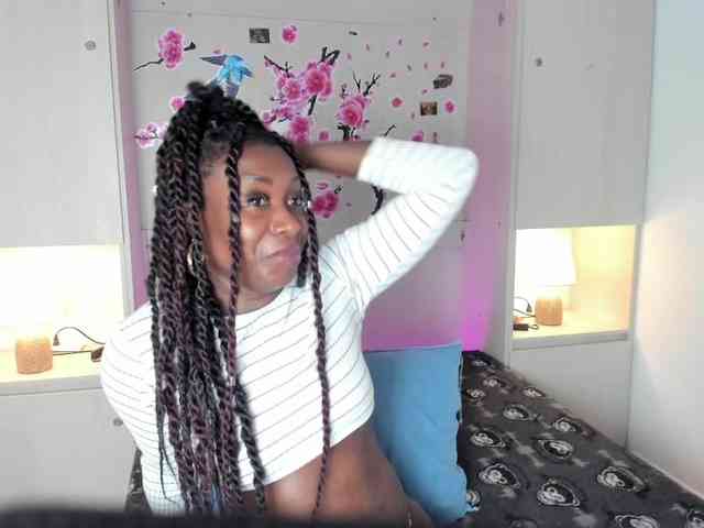 TaylorBloom Live Webcam on BongaCams
