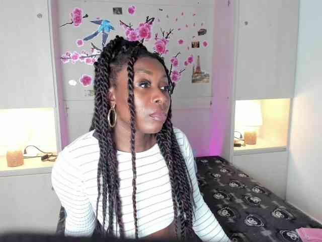 TaylorBloom Live Webcam on BongaCams