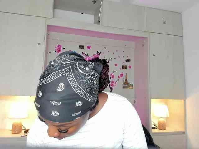 TaylorBloom webcam