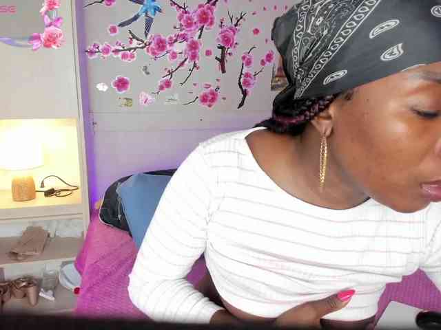 TaylorBloom webcam