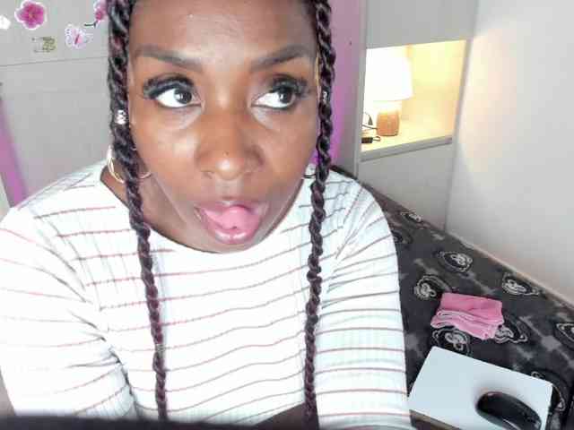 TaylorBloom webcam