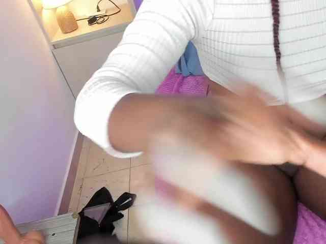 TaylorBloom webcam