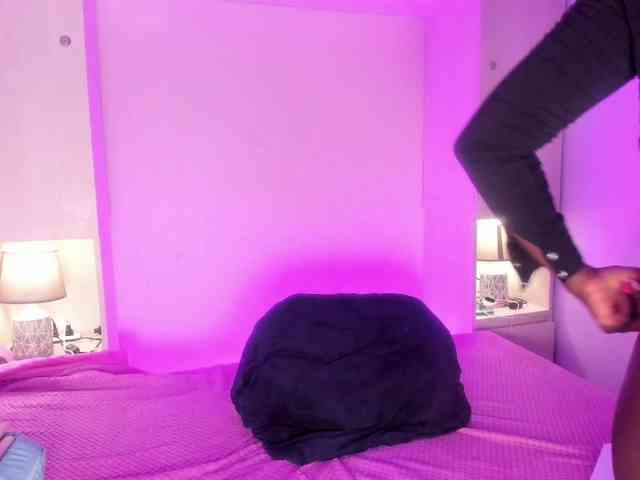 TaylorBloom webcam