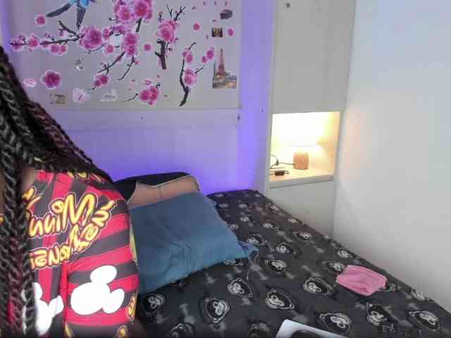 TaylorBloom webcam