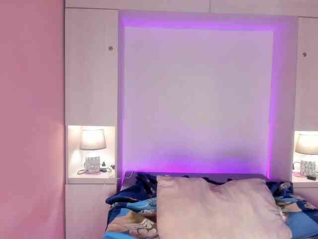 TaylorBloom webcam