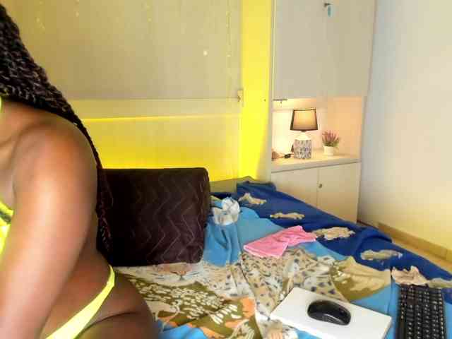 TaylorBloom webcam