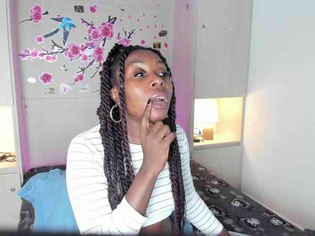 TaylorBloom Live Webcam on BongaCams