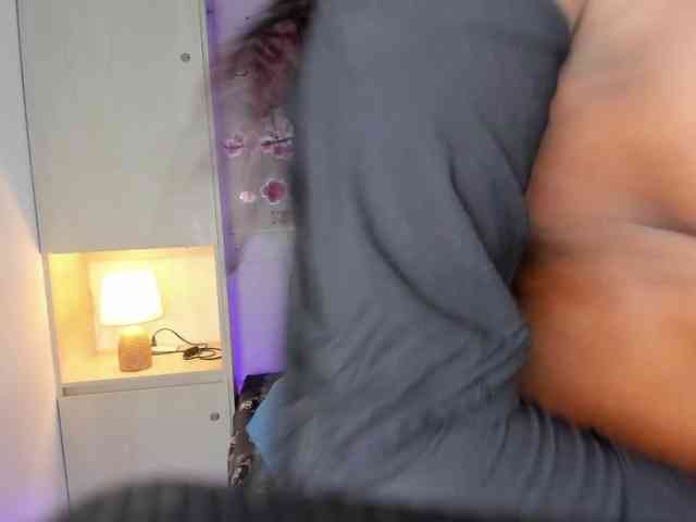 TaylorBloom webcam