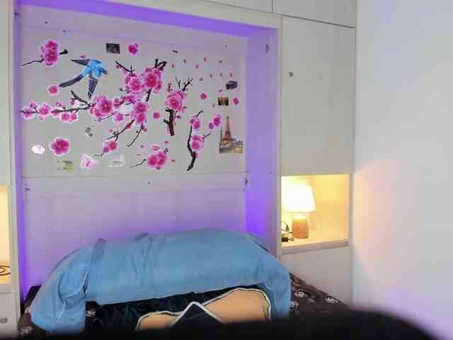 TaylorBloom Live Webcam on BongaCams