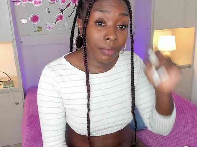 TaylorBloom webcam