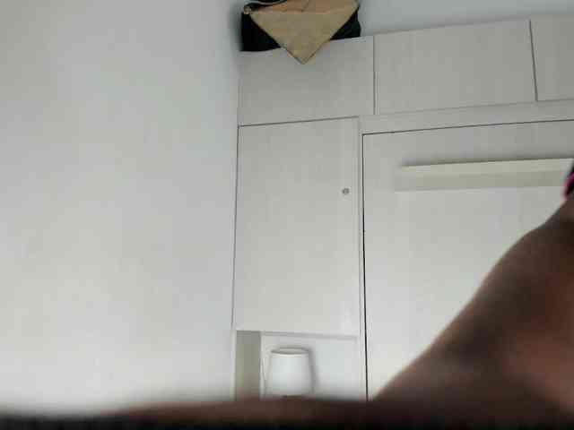TaylorBloom webcam
