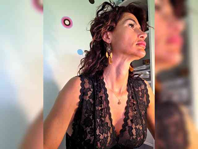 Irriis Live Webcam on BongaCams