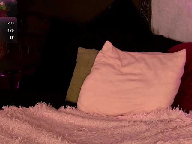 le modèle YasmineAlStar est en webcam porno dans un show sur le site bongacams, il possède les tags suivants: White/Caucasian,Blonde,Shaved