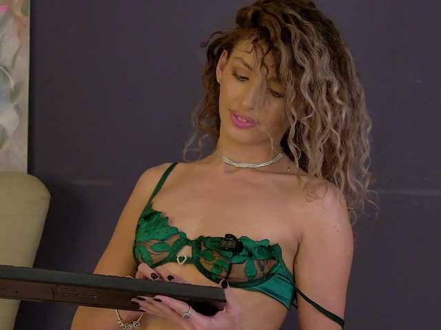 YasmineAlStar live webcam show