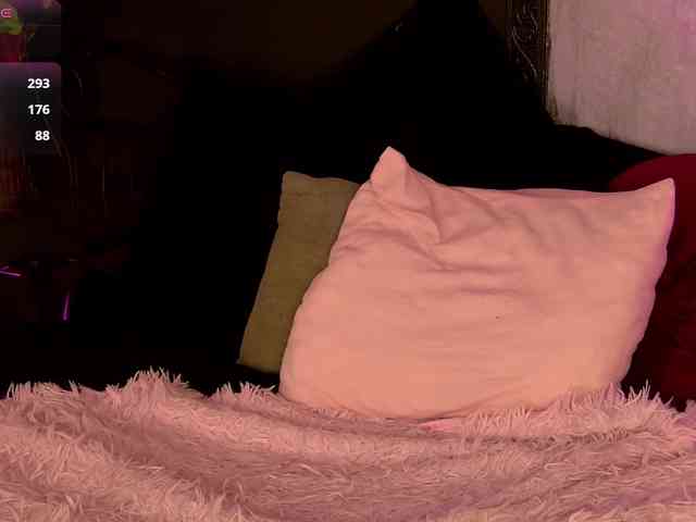 YasmineAlStar webcam