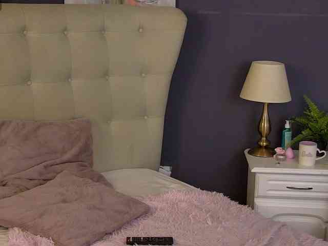 YasmineAlStar webcam