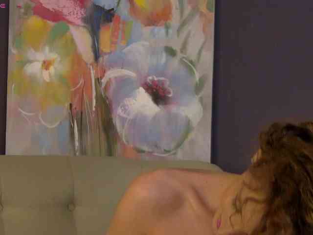 YasmineAlStar webcam