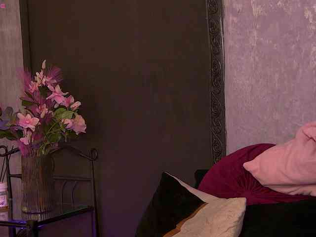 YasmineAlStar webcam