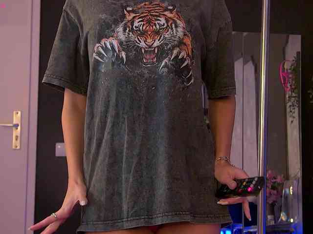YasmineAlStar webcam