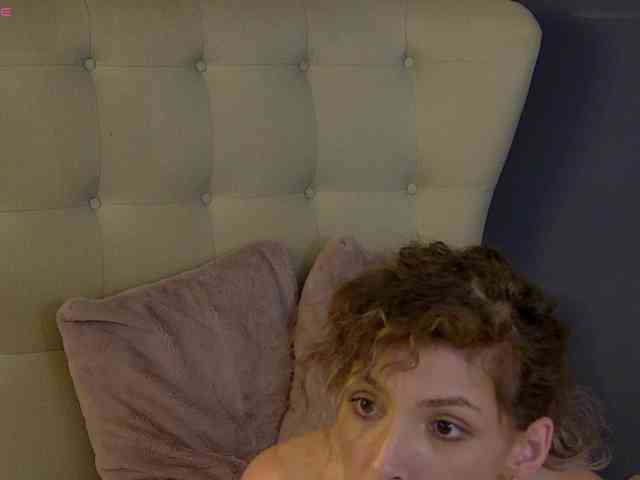 YasmineAlStar webcam