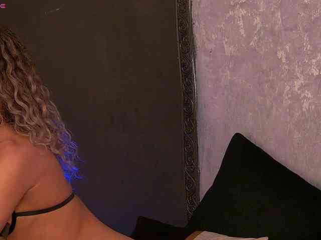 YasmineAlStar webcam
