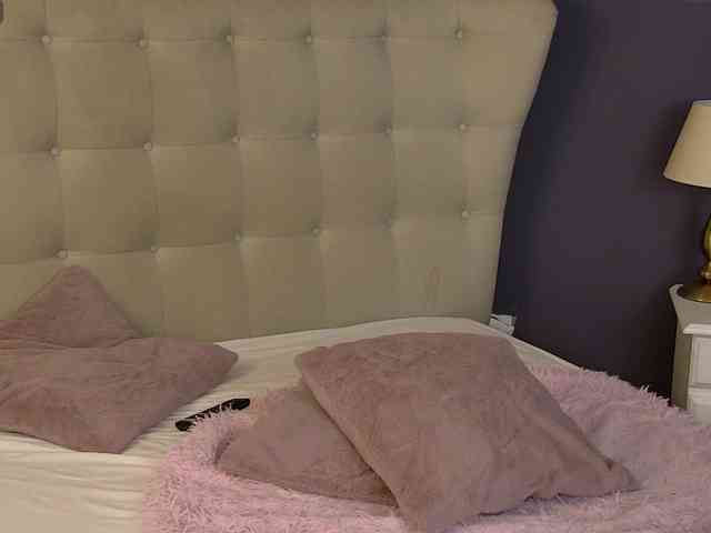 YasmineAlStar webcam