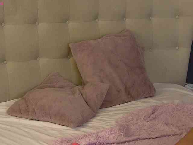 YasmineAlStar webcam