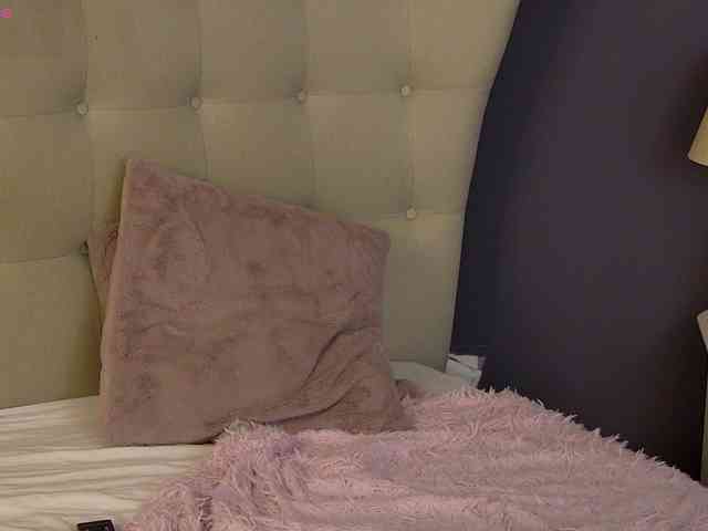 YasmineAlStar webcam
