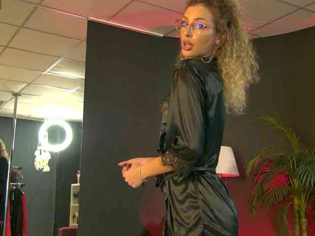 YasmineAlStar