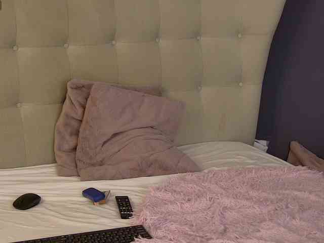 YasmineAlStar webcam