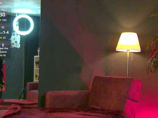 YasmineAlStar webcam