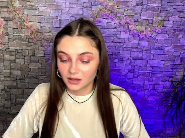mayrollins webcam bongacams model stream image