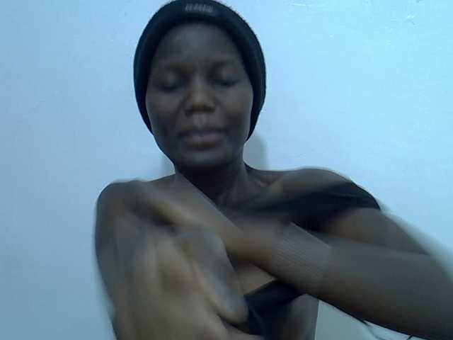 sexydiva2 live cam on BongaCams