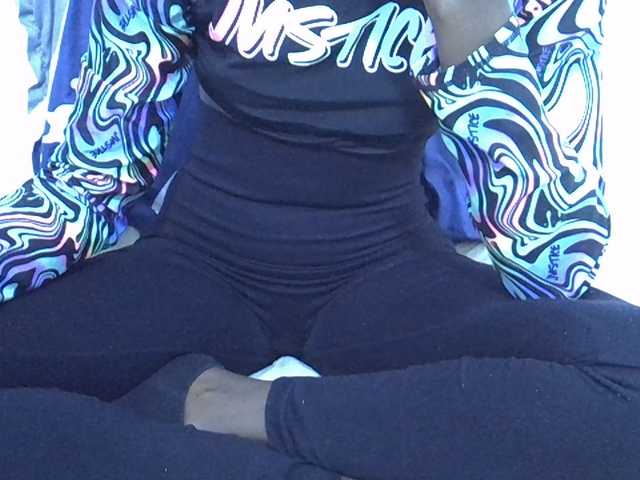 sexydiva2 live cam on BongaCams