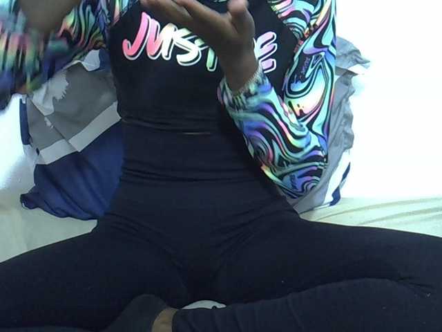sexydiva2 live cam on BongaCams