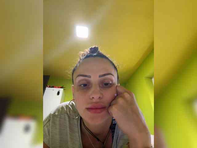 Caramellaa webcam