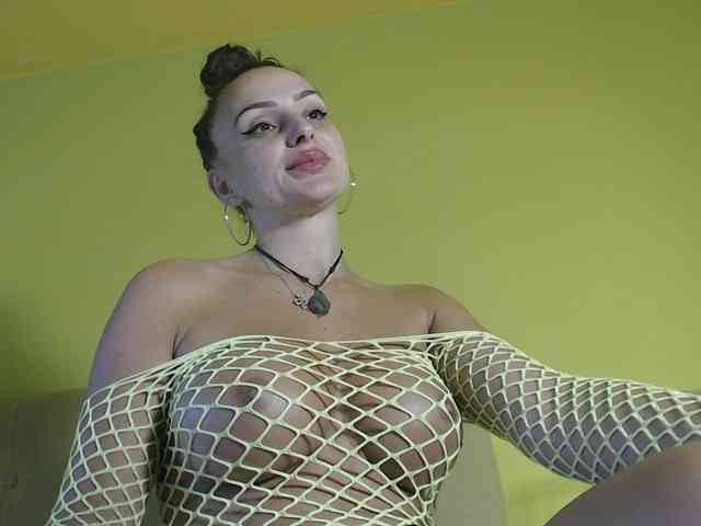 Caramellaa webcam