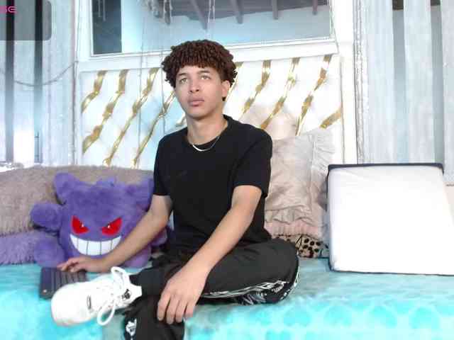 ian-smith Sex Cam Show