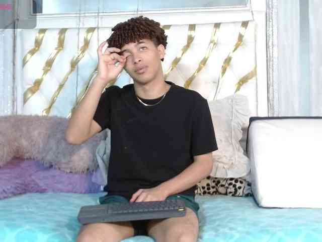 ian-smith Sex Cam Show