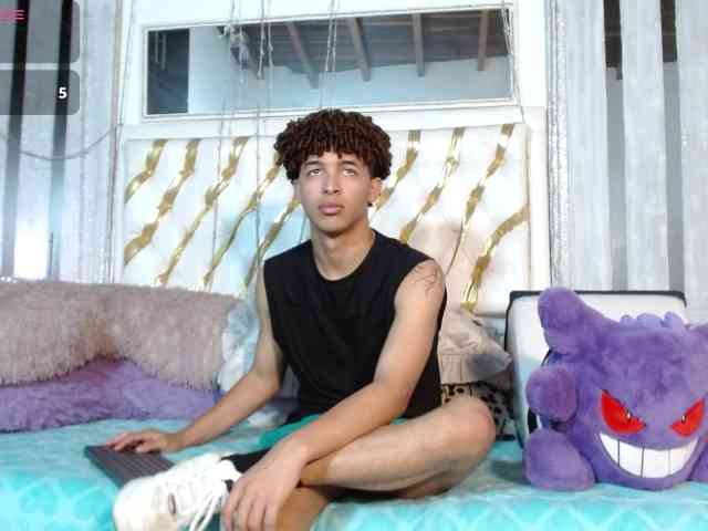 ian-smith Sex Cam Show