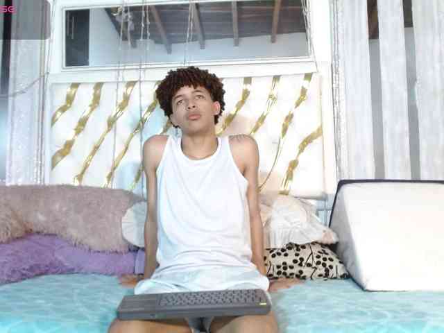 ian-smith Sex Cam Show