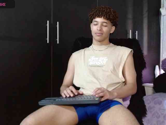 ian-smith Sex Cam Show