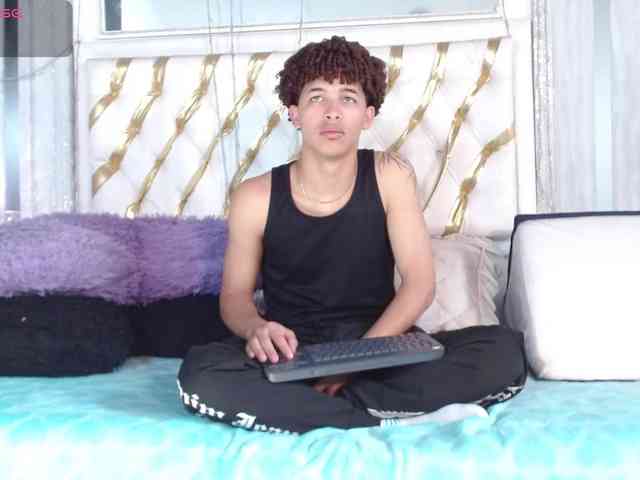 ian-smith Sex Cam Show