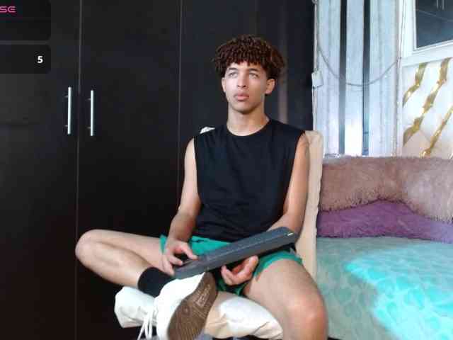 ian-smith Sex Cam Show