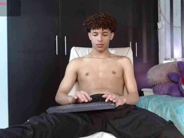 ian-smith Sex Cam Show