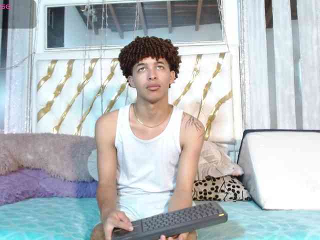 ian-smith Sex Cam Show