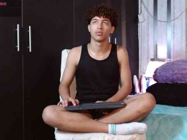 ian-smith Sex Cam Show