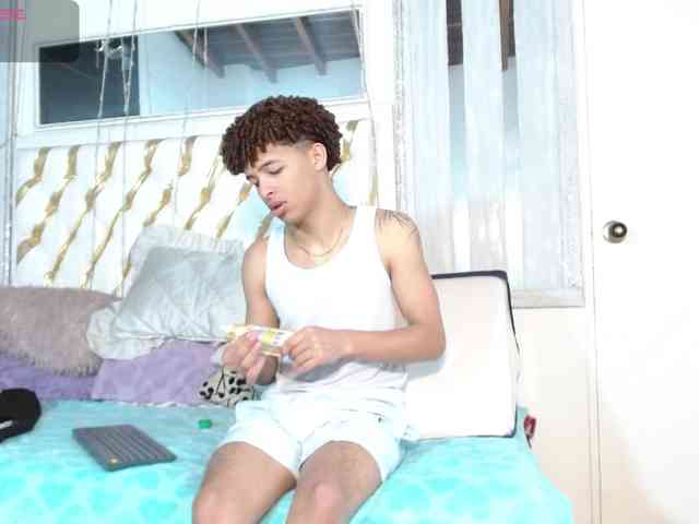 ian-smith Sex Cam Show